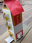 Домик из пакета молока, украшенный цветной бумагой